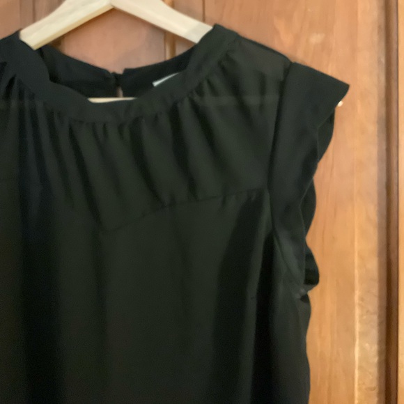 Black scallop edge blouse | Medium - Picture 4 of 4
